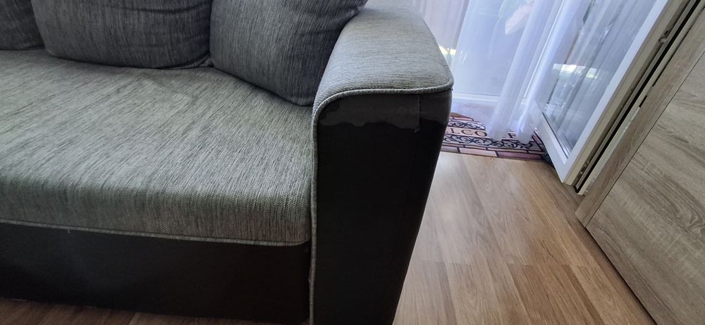 Sofa dwuosobowa .