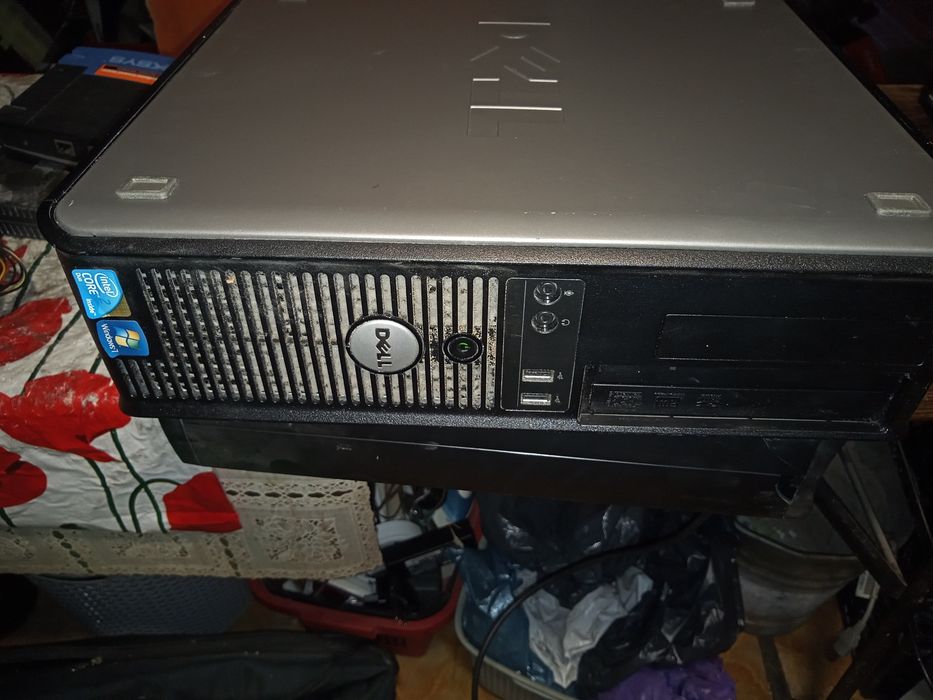 Komputer Dell Optiplex 780 z kablem