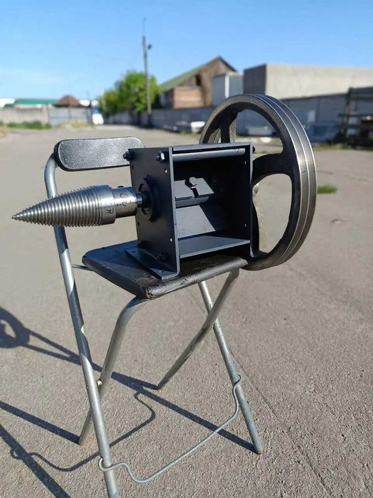 Блок гілкоподрібнювача зі шківом і дроворубом (морквина 100 мм)