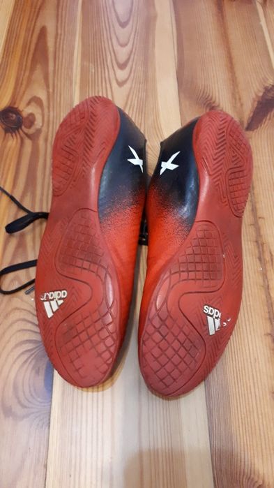 Buty halowe młodzieżowe