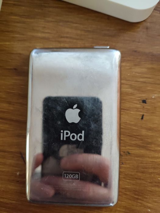 iPod classic 120 GB64170816307458124