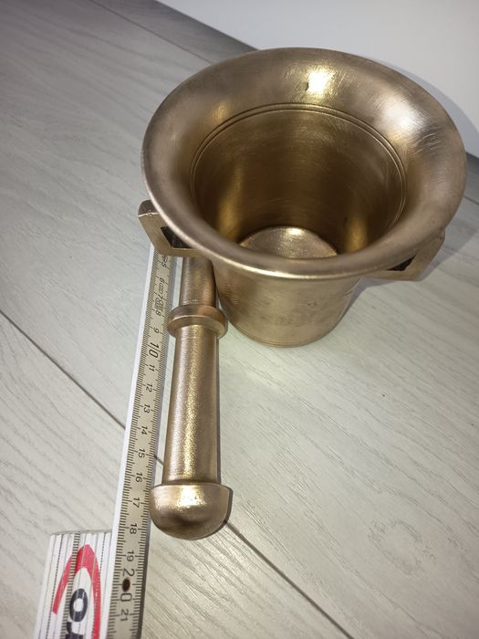 Moździerz ze starego mosiądzu