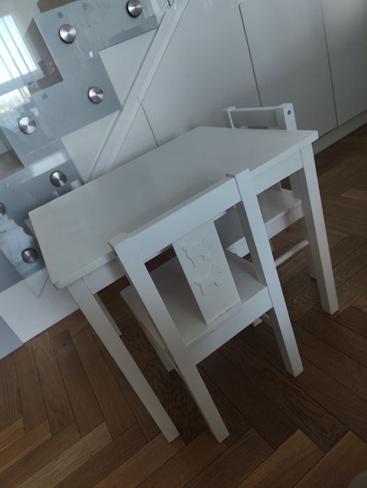 Stolik Kritter Ikea 59x50 plus dwa krzesełka