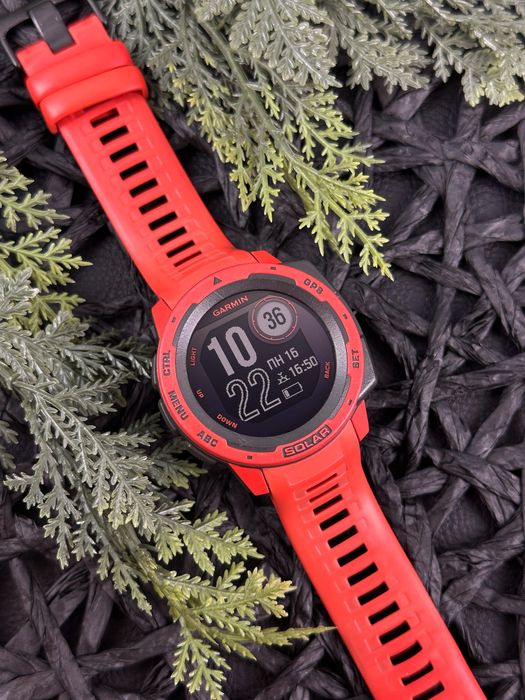 Смарт-годинник Instinct Solar Red