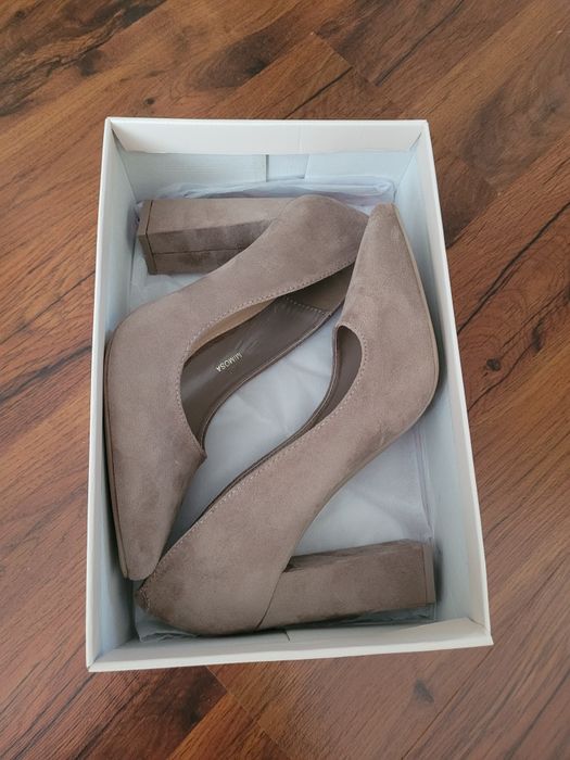 Buty zamszowe jasne