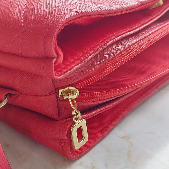 Mala feminina com fecho e compartimentos | feita em Portugal