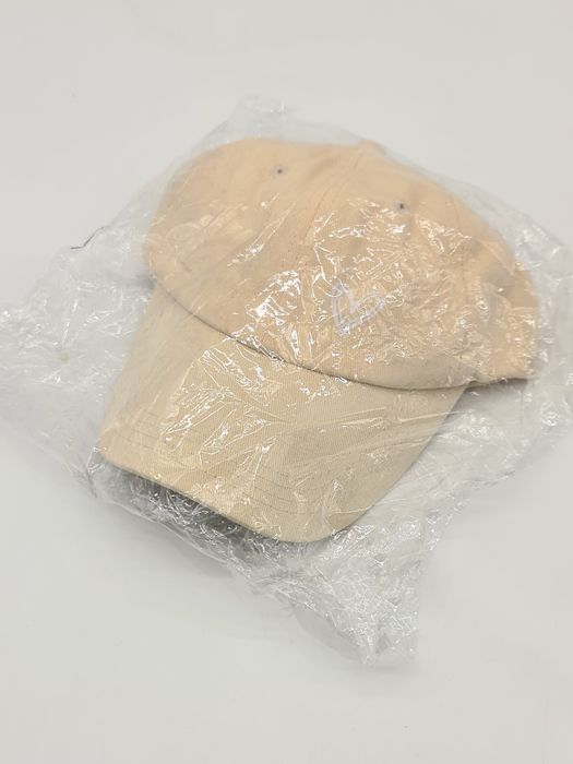 Boné beje para criança - novo