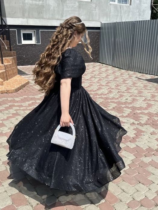 Випускна сукня чорна