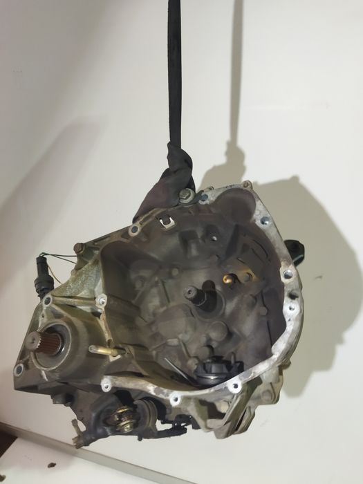 Caixa velocidades Renault Clio 2 gasolina 2000 motor de arranque á fre