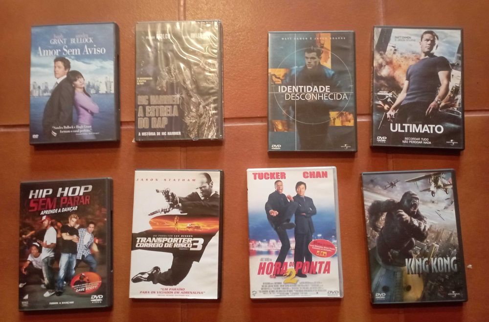 DVDs  na compra de 4 ofereço 1 ou os portes de envio