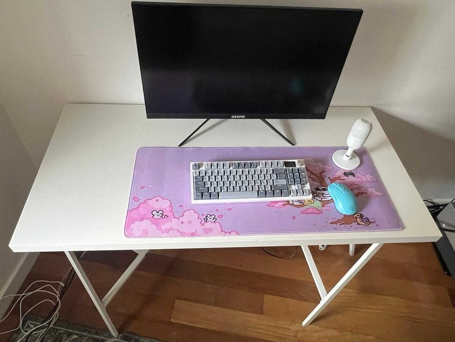 Mesa IKEA branca em bom estado