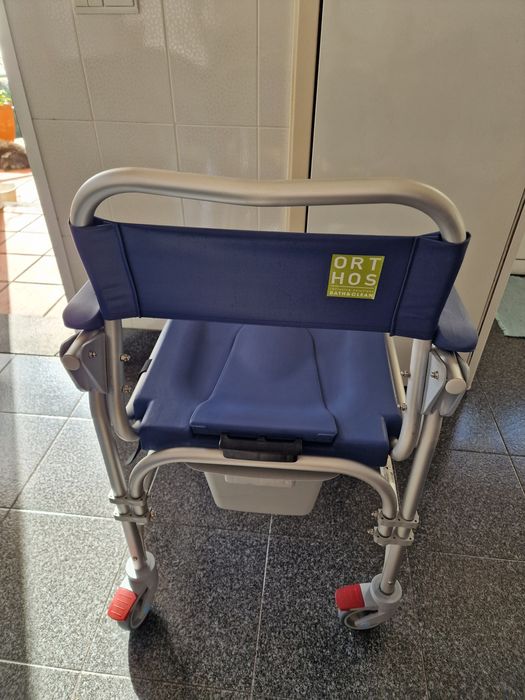 Cadeira de banho e sanita