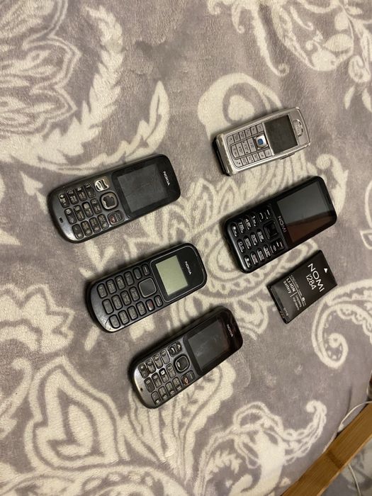 Комлект телефонів (Nokia,Nomi)