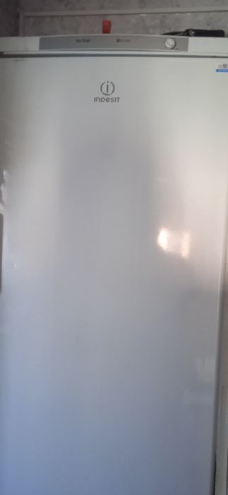 Продам морозильну камеру ціна 8000