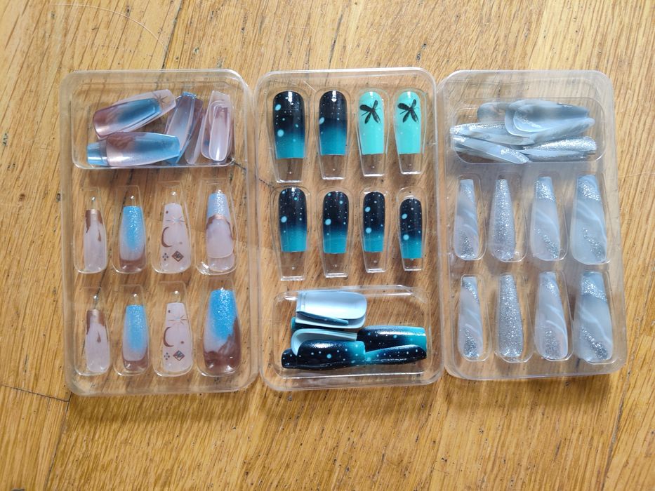 Накладные ногти цветной маникюр