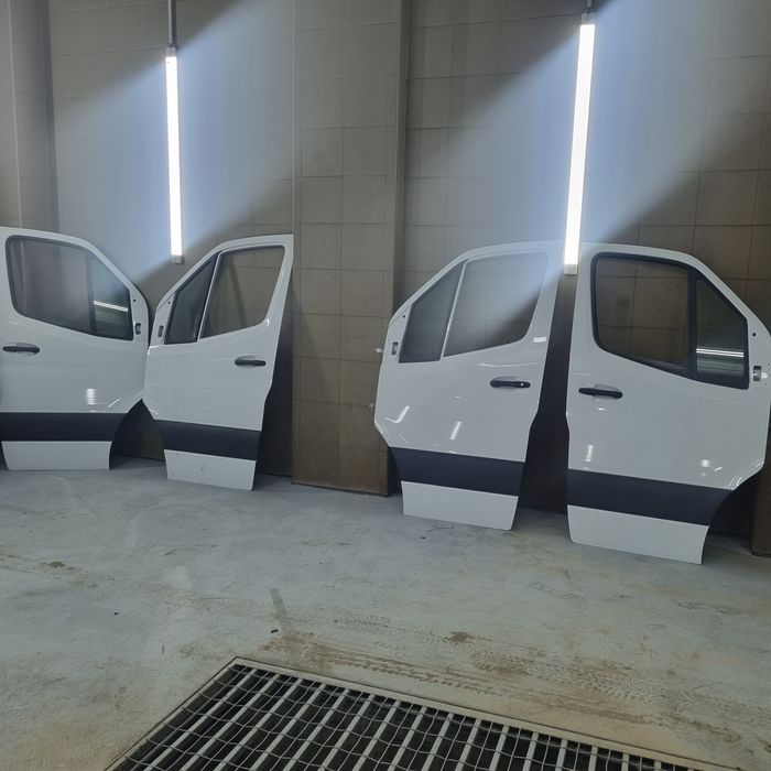 Задні Двері Sprinter 907