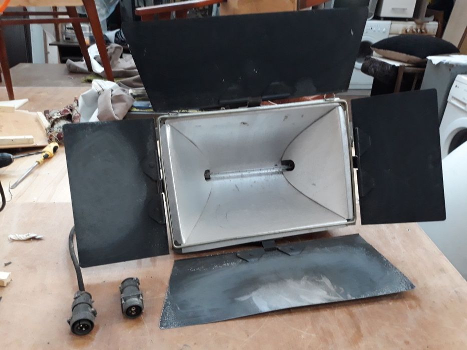 Продам прожектор