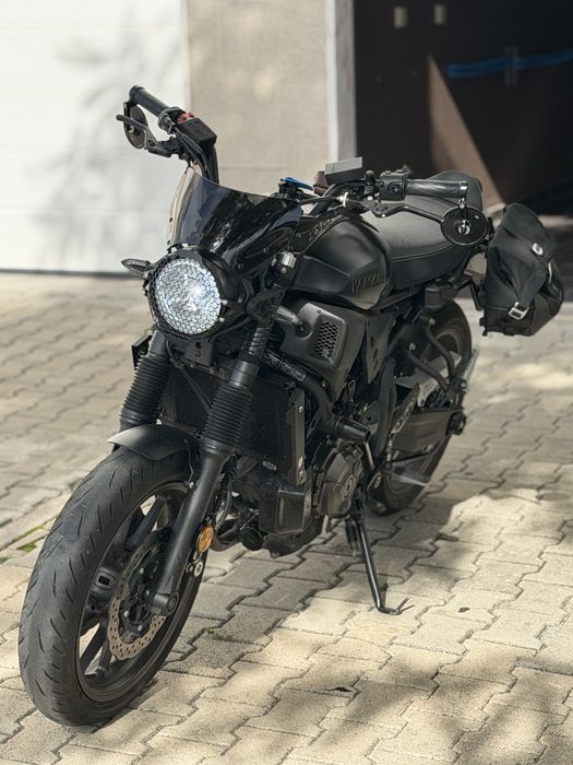 YAMAHA XSR 700 preta