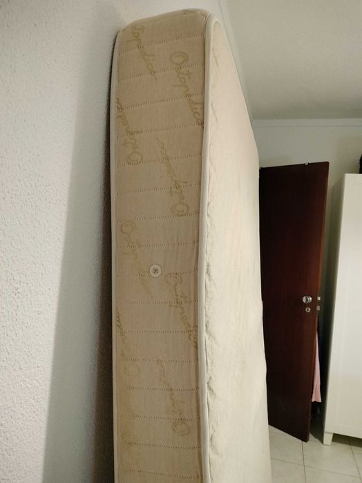 Colchão de cama de casal
