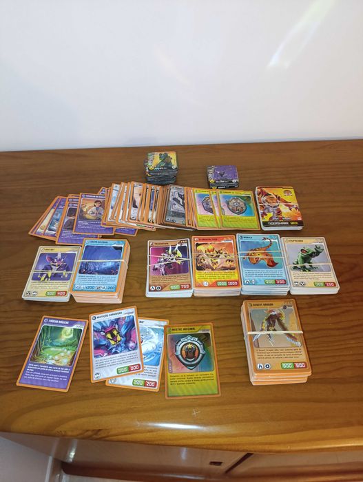 Cartas Star wars e Invizimals