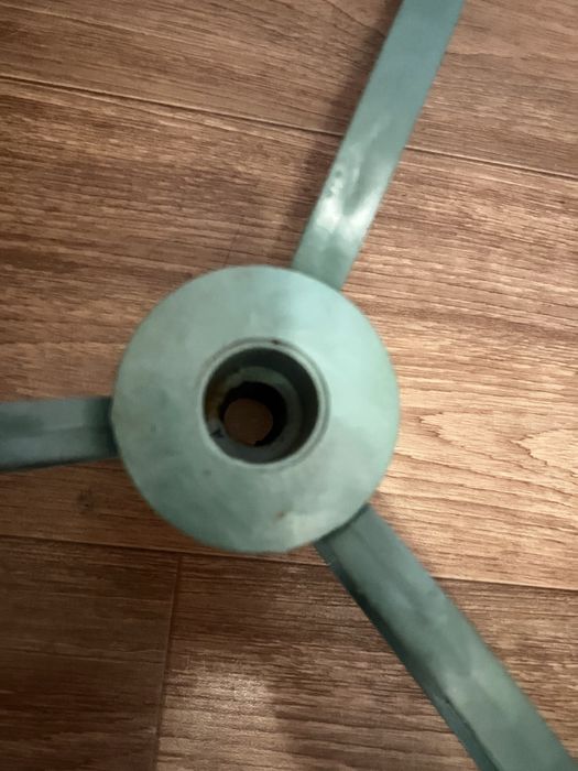 Тринога для ялинки