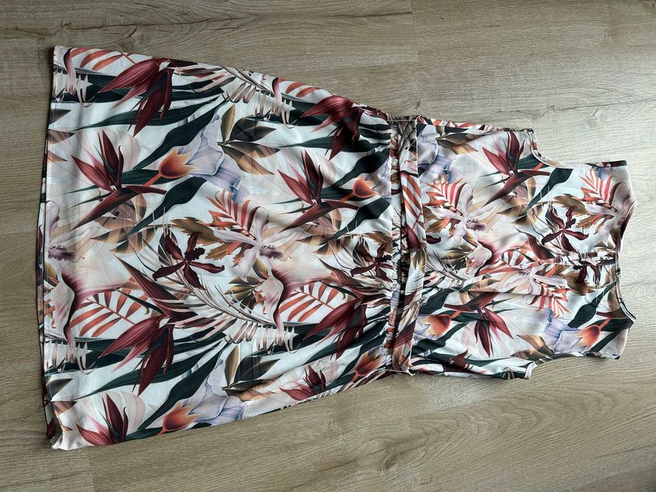 Letnia sukienka KAFFE w tropikalny wzór, rozmiar 38