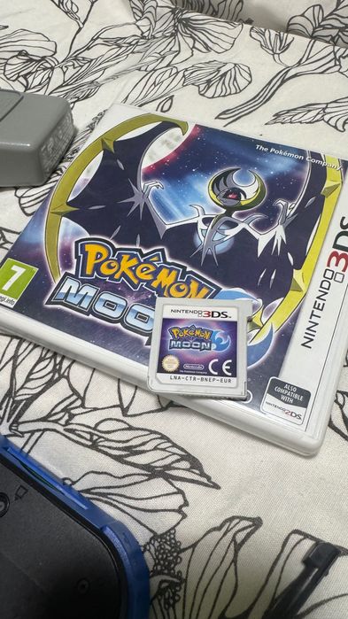 Nintendo 2DS + Pokémon Moon