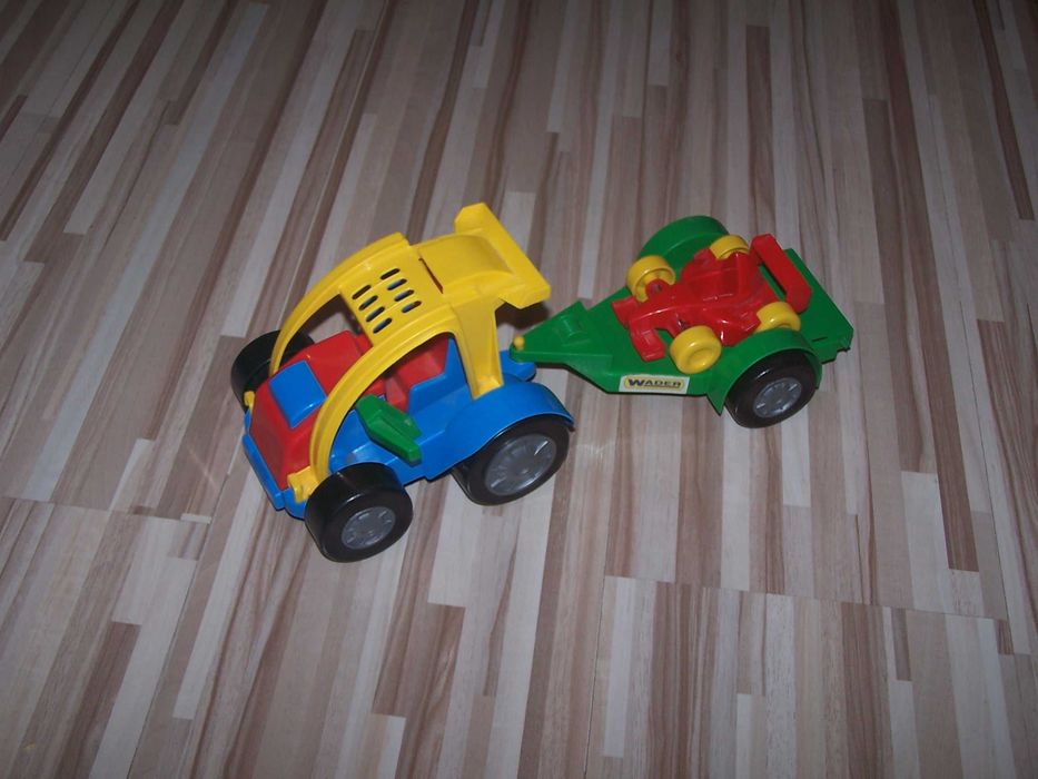 Traktor z przyczepą i samochodzikiem Wader