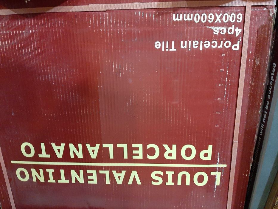 продам стильный серый (матовый)кафель НОВЫЙ  в упаковке Италия.