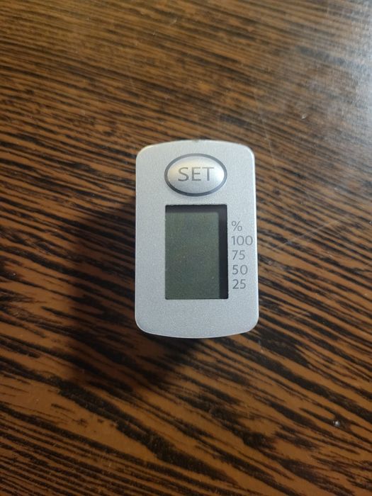 Cyfrowy higrometr, miernik wilgotności itd.
