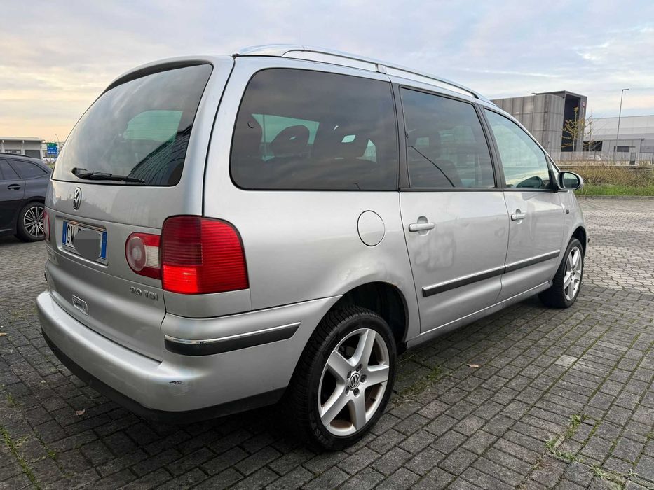 Sharan  2.0 tdi  Posiadam  inne  auta  z  włoch  całe  i uszkodzone