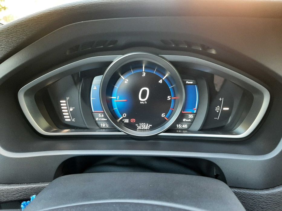 Volvo V40 1.6 D2 R-Design 2013