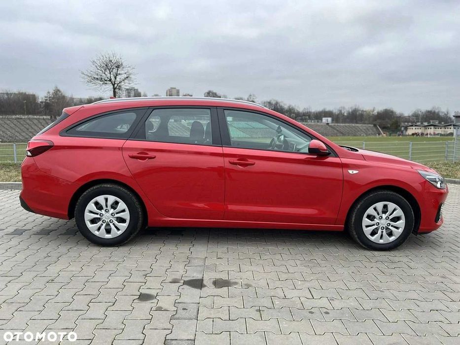 Wynajem auta bez kaucji – Hyundai i30 Kombi - wypozyczalnia samochodów