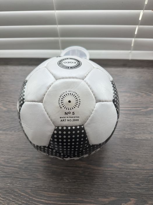 Футбольні м’ячі Joma