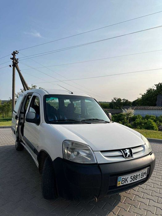Peugeot Partner 2011 рік 1.6 HDI пасажирський з боковою дверкою