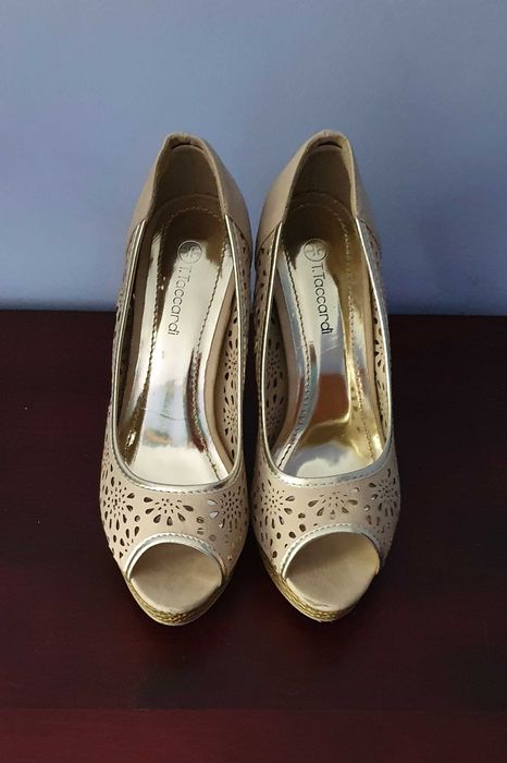 Buty damskie beżowe