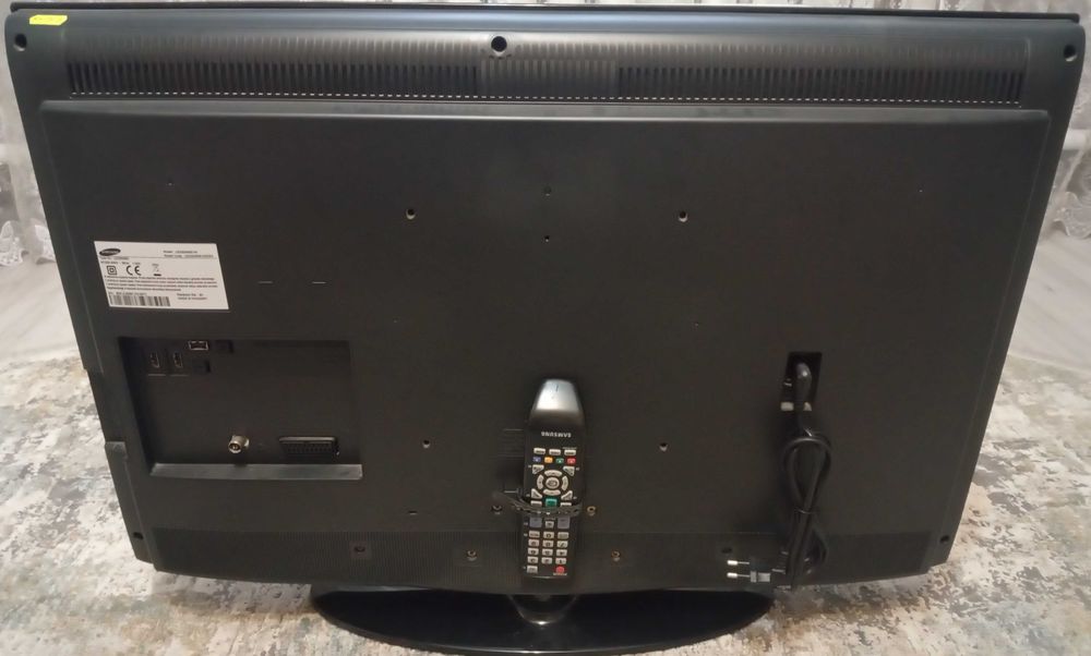 Телевізор Samsung LE32D400E1W на запчастини