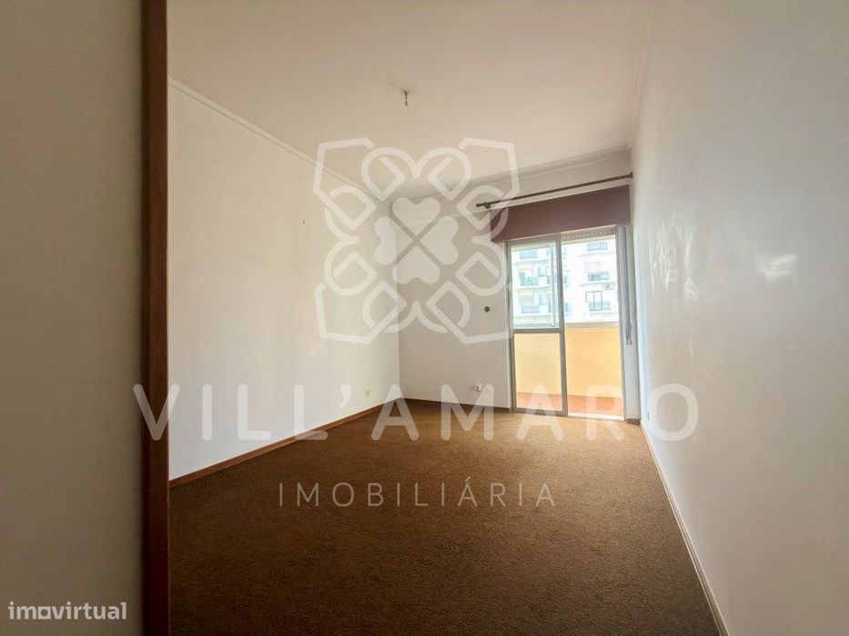 Apartamento T2 com 2 Varandas no Centro do Lumiar | Lisboa