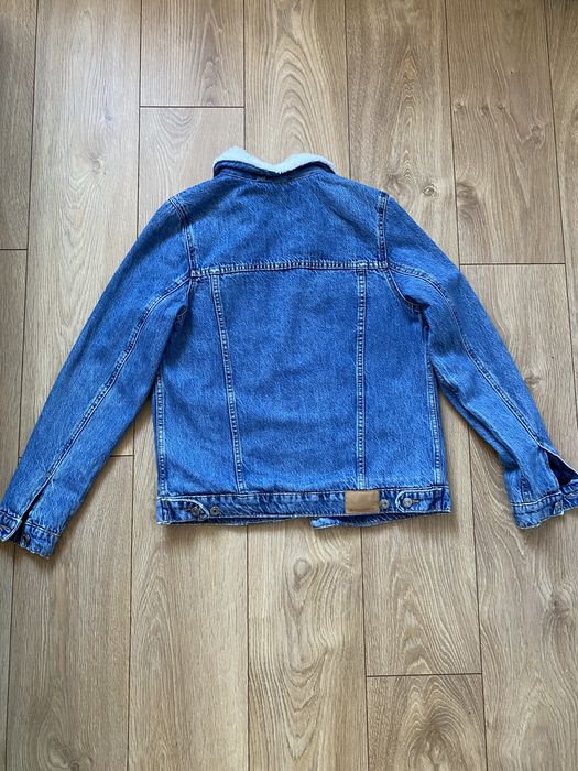 Джинсова куртка Bershka