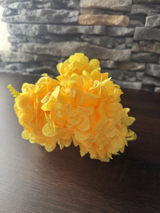 Bukiet sztucznych kwiatków 48tknkw