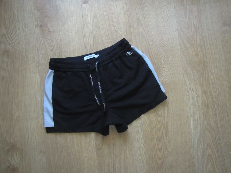 Calvin Klein krótkie spodenki rozm.XS