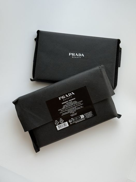 Luksusowy dodatek Prada Komplet zawieszek Prada