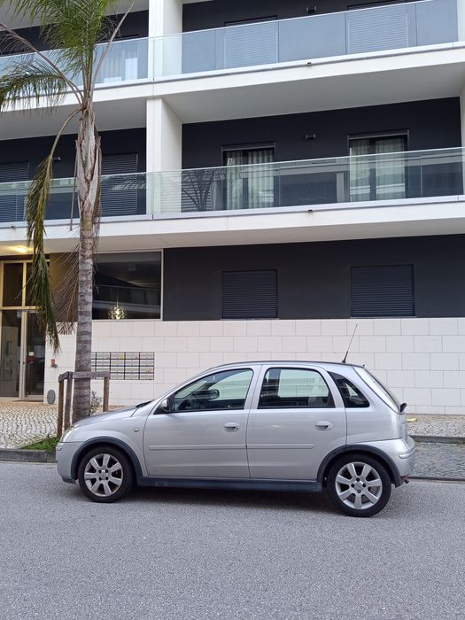 Opel Corsa C 1.2 Twinport 2006
Jantes especiais
Rádio e Leitor CD
Coma