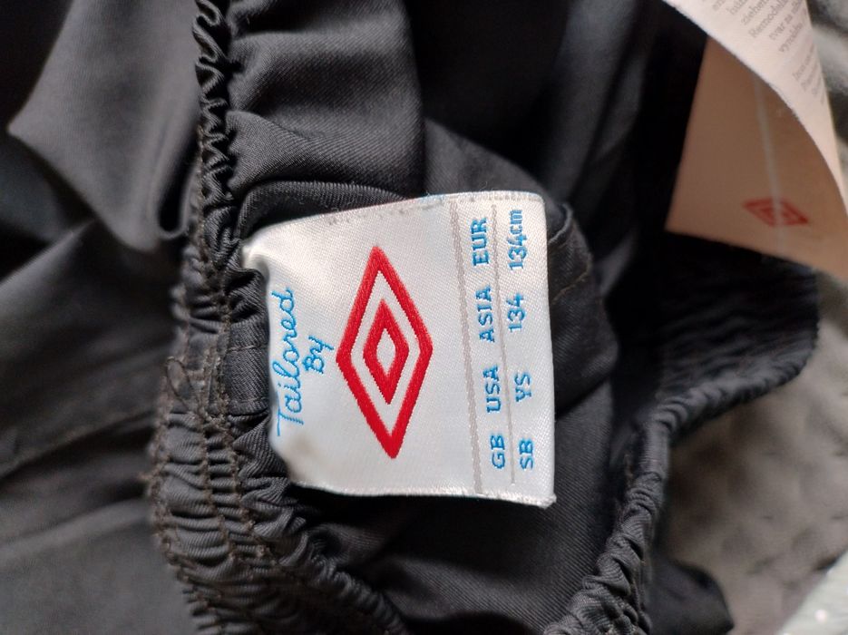 Czarne spodenki sportowe Umbro 134cm