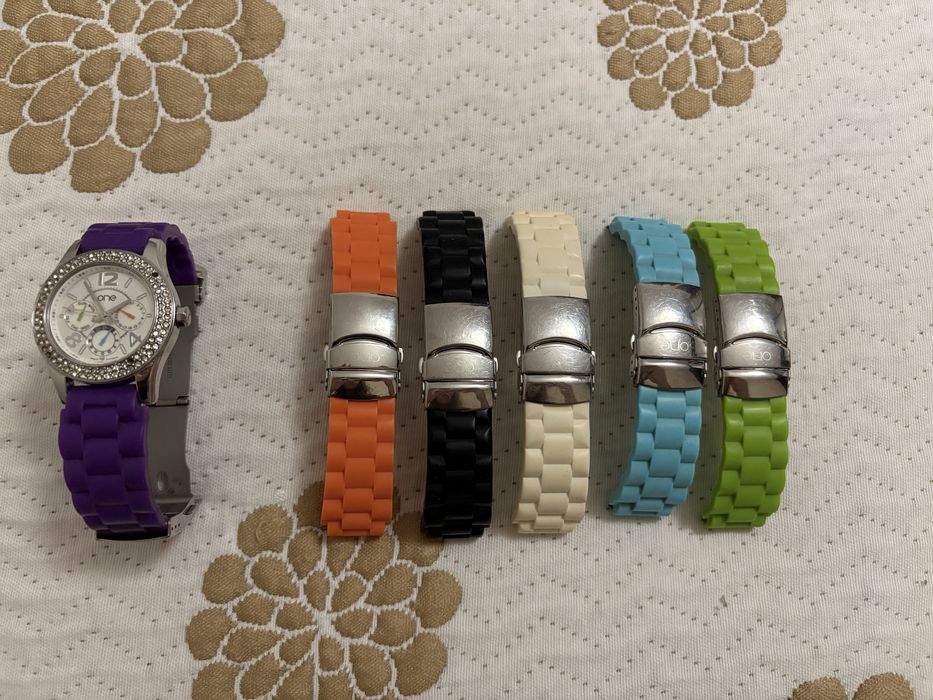 Relogio One com braceletes