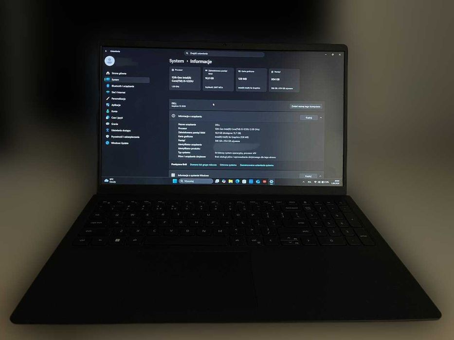 DELL Inspiron 15 3520