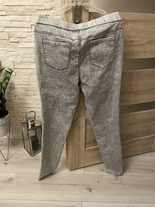 Leginsy z miekkiego dzinsu 25zl