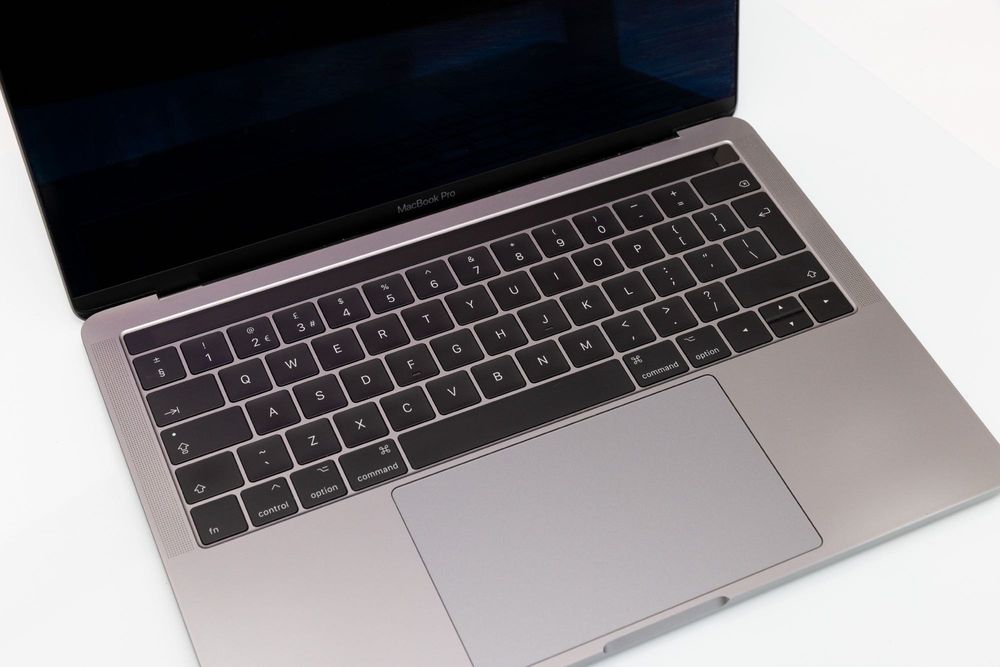 MacBook Pro 13" (2016)  Touchbar 2.9GHz i5 / 8GB / 500GB SSD