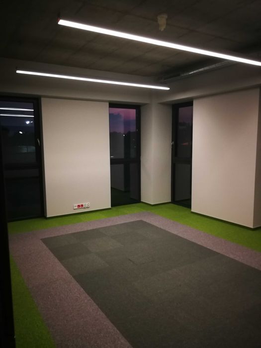 Nowoczesne biuro 35m2 do wynajecia z parkingiem