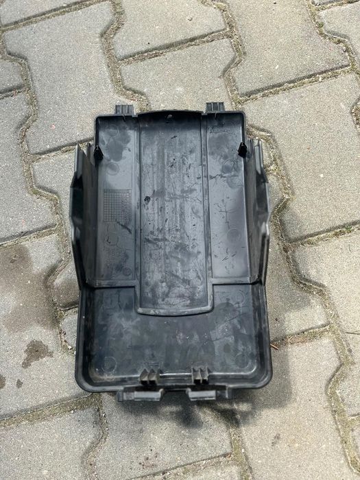 Кришка акумулятора VAG 1K0915443A